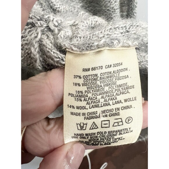 Knitted & Knotted Gray Alpaca Wool Blend Wrap Sweater Poncho Size Medium Top - Picture 5 of 9